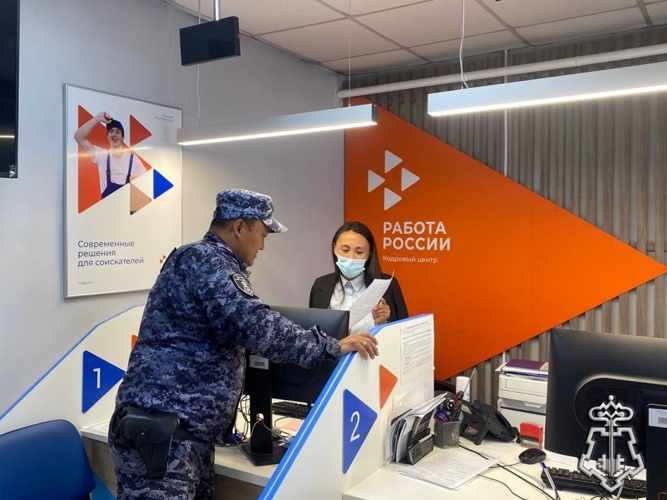 Барун-Хемчикские росгвардейцы провели рабочую встречу с представителями кадрового центра «Работа России»