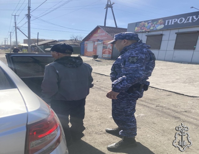Экипаж вневедомственной охраны задержал гражданина за кражу