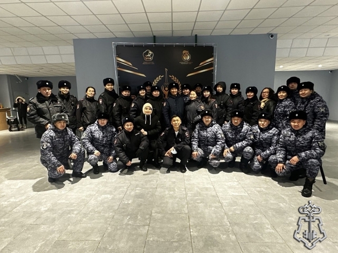 Росгвардия обеспечила безопасность церемонии открытия нового  спортивно-культурного центра «Победа» в Туве 