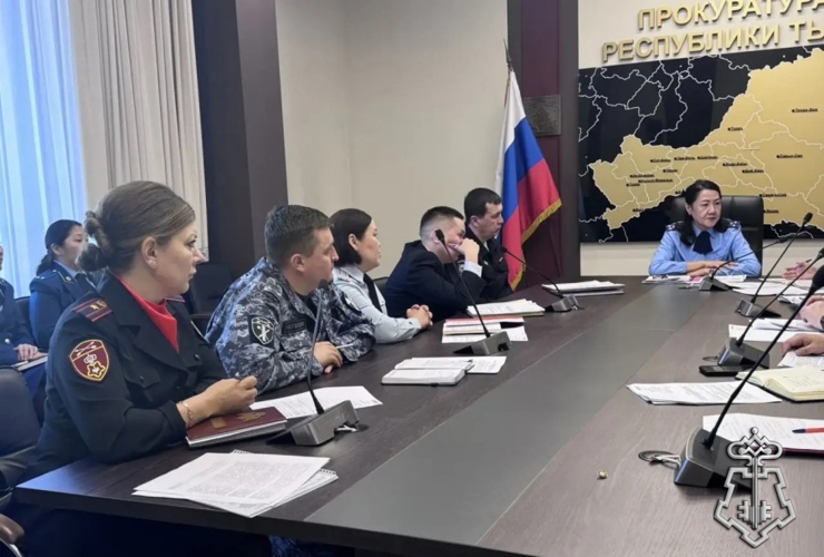 Росгвардейцы Тувы приняли участие в круглом столе на тему безопасного пространства для подрастающего поколения