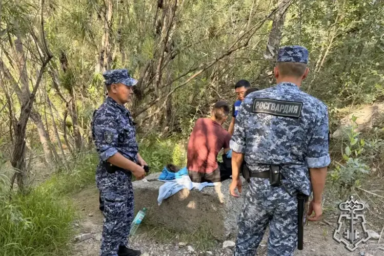 В Туве росгвардейцы оказали первую помощь жителю с эпилепсией во время «Наадым-2026»