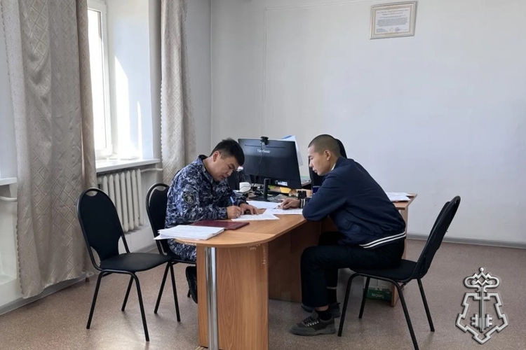 В Туве росгвардейцы заключили соглашение с руководством техникума о сотрудничестве 